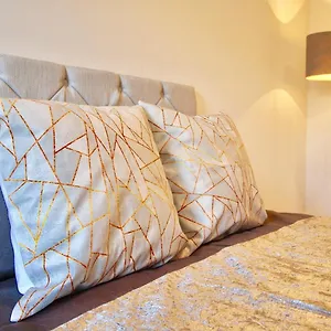 Large 4 Bedroom Home, Close To Leeds City Centre , Leeds (West Yorkshire) United Kingdom